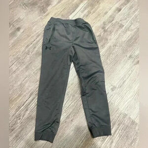 Boys size 7 under amour EUC joggers